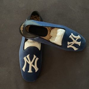 Gucci New York Yankees Loafers - Size 8 MENS- NWT